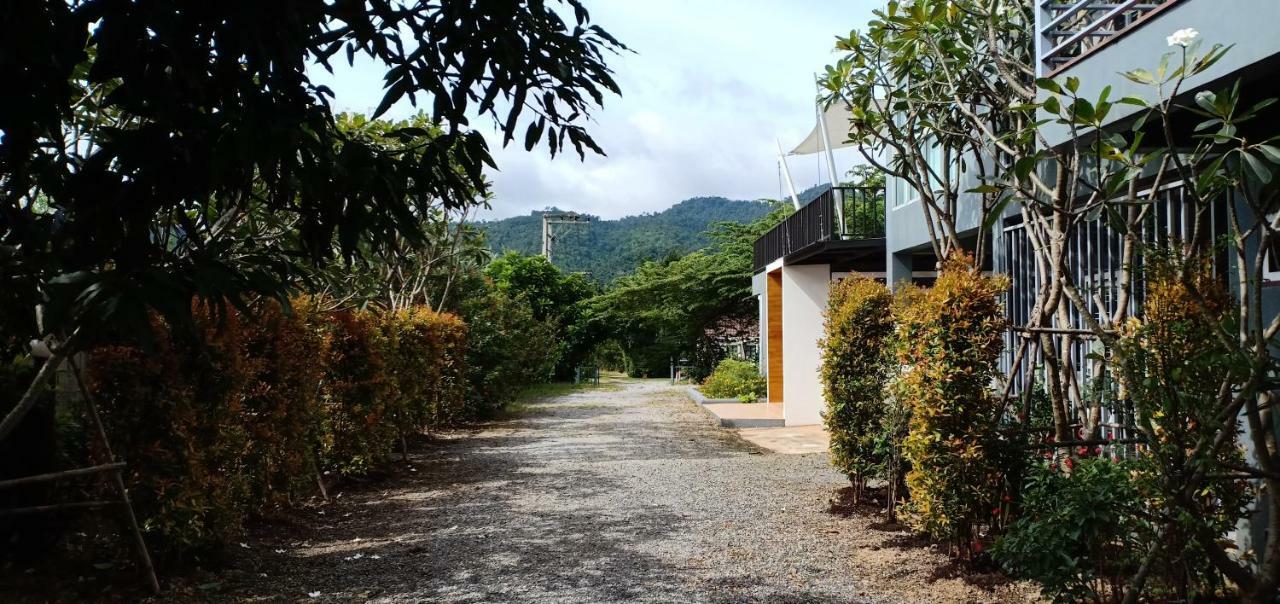 1St House Of Happiness At Khao Yai 1-4 Bed Open 1 Bedroom For Each 2 Adults Pakchong Ngoại thất bức ảnh